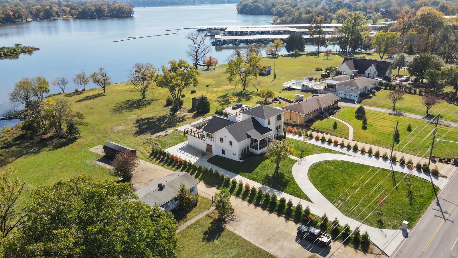 407 Sanders Ferry Rd