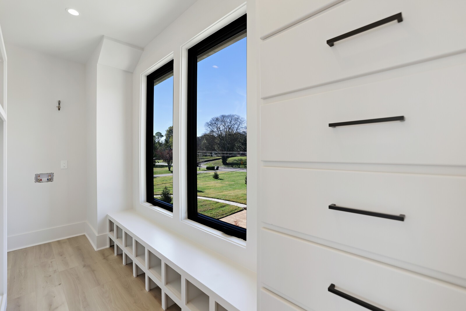 407 Sanders Ferry Rd