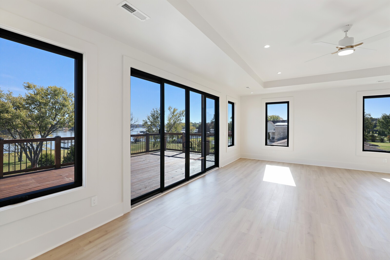 407 Sanders Ferry Rd