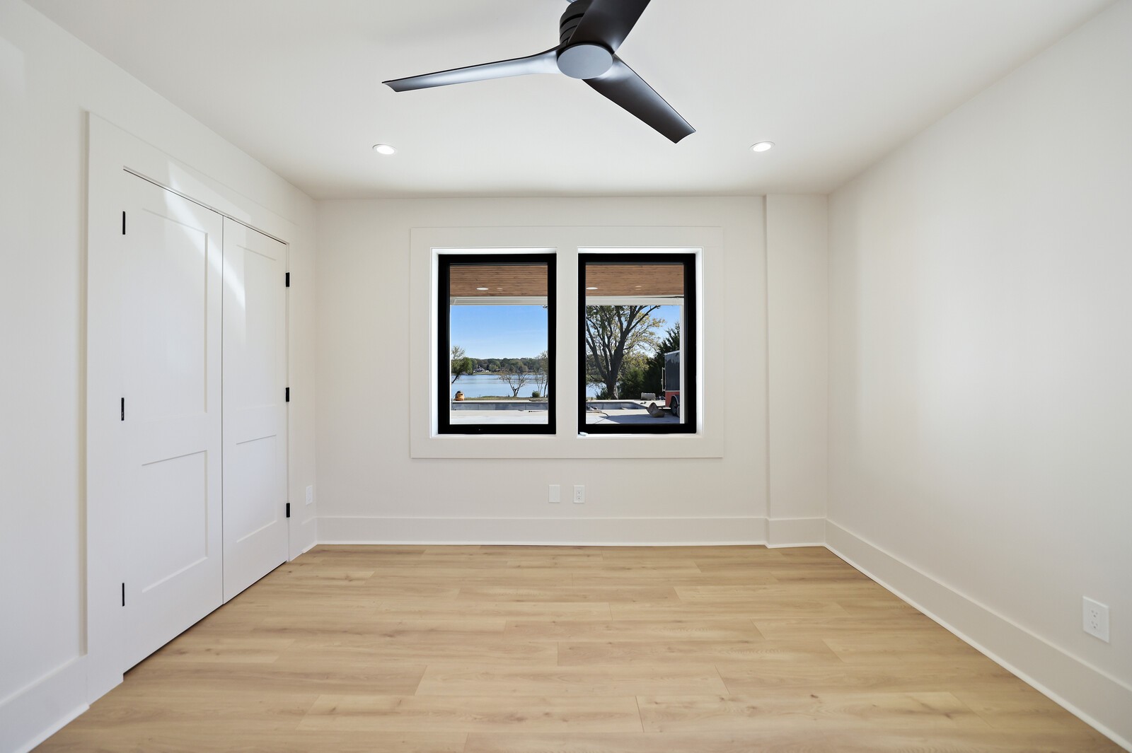 407 Sanders Ferry Rd