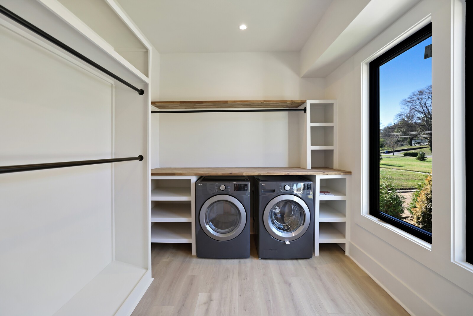 407 Sanders Ferry Rd