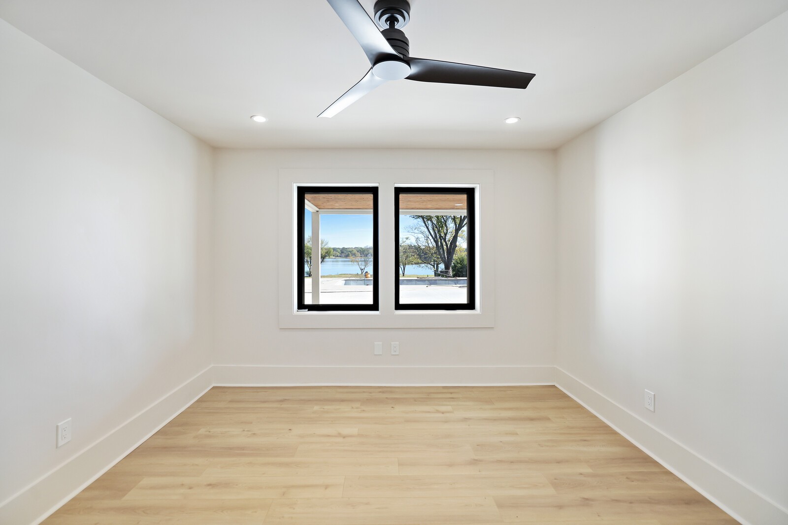 407 Sanders Ferry Rd