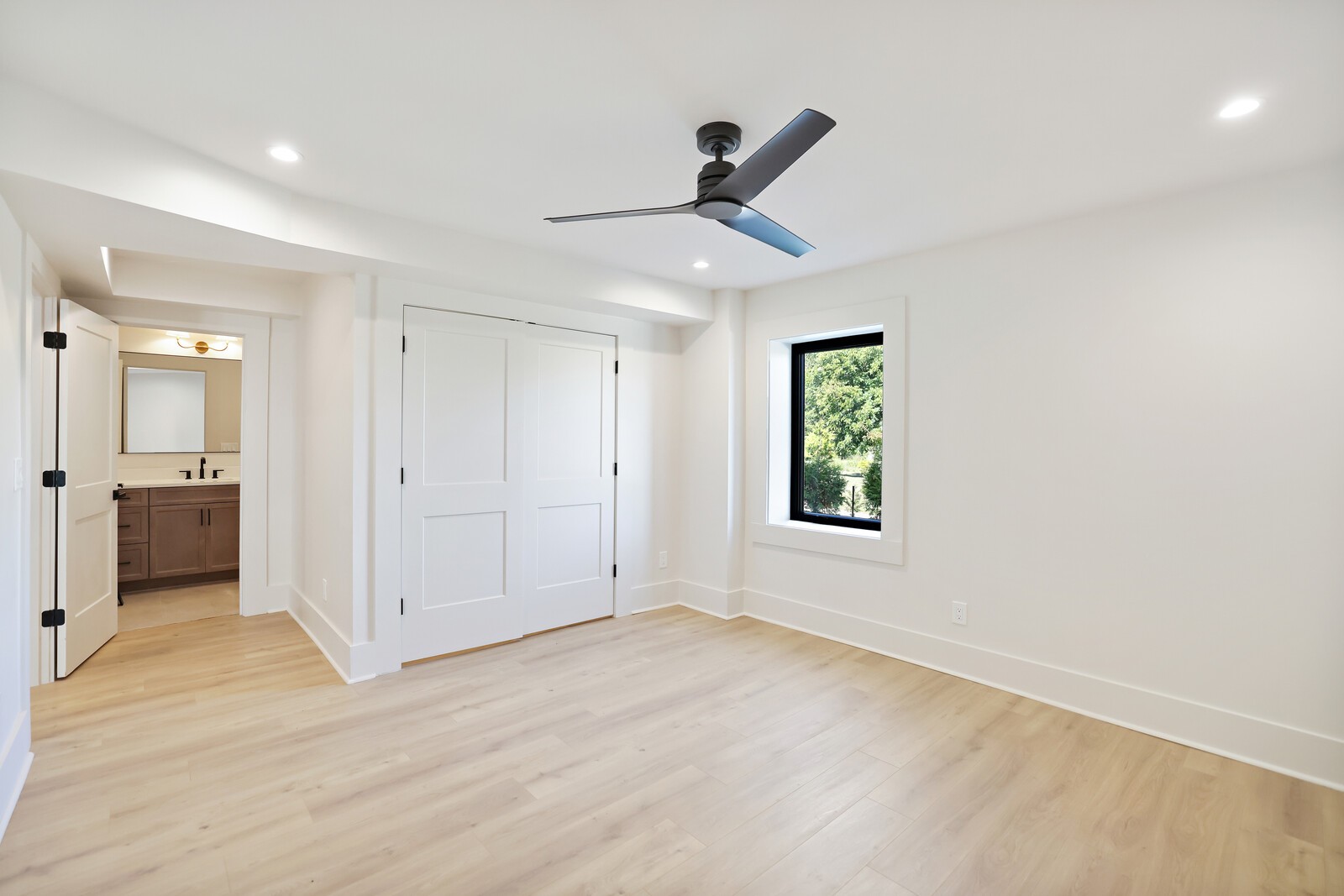 407 Sanders Ferry Rd