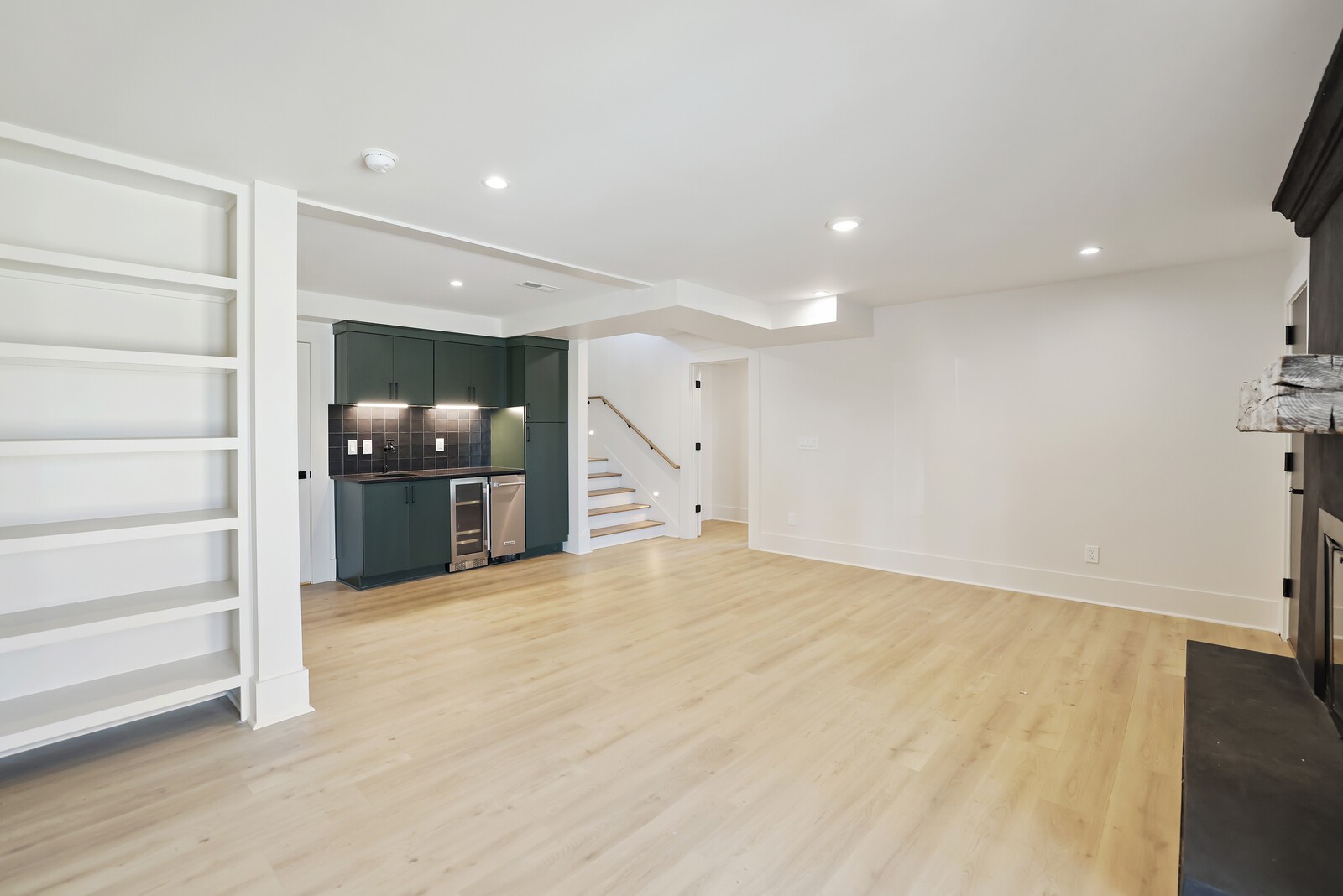 407 Sanders Ferry Rd