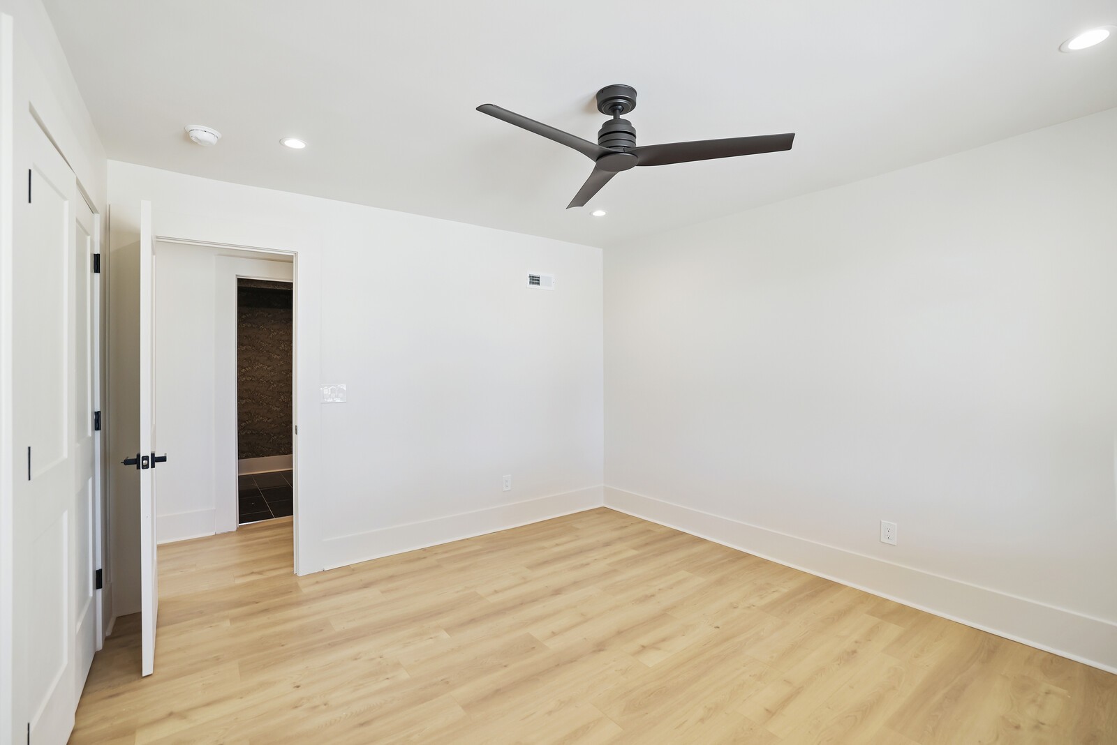 407 Sanders Ferry Rd