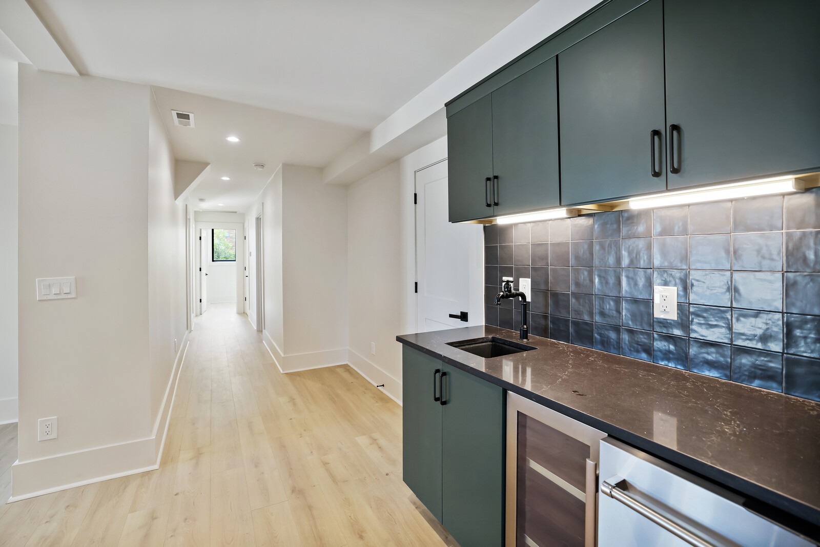 407 Sanders Ferry Rd