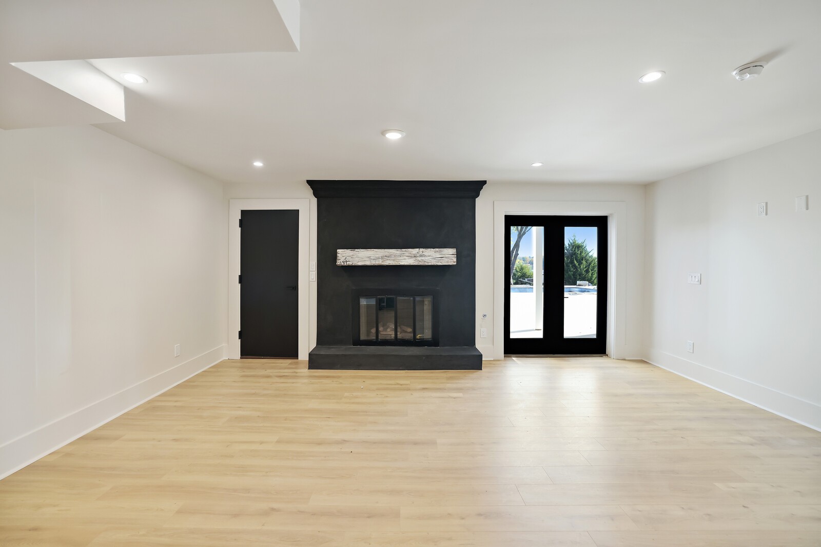 407 Sanders Ferry Rd