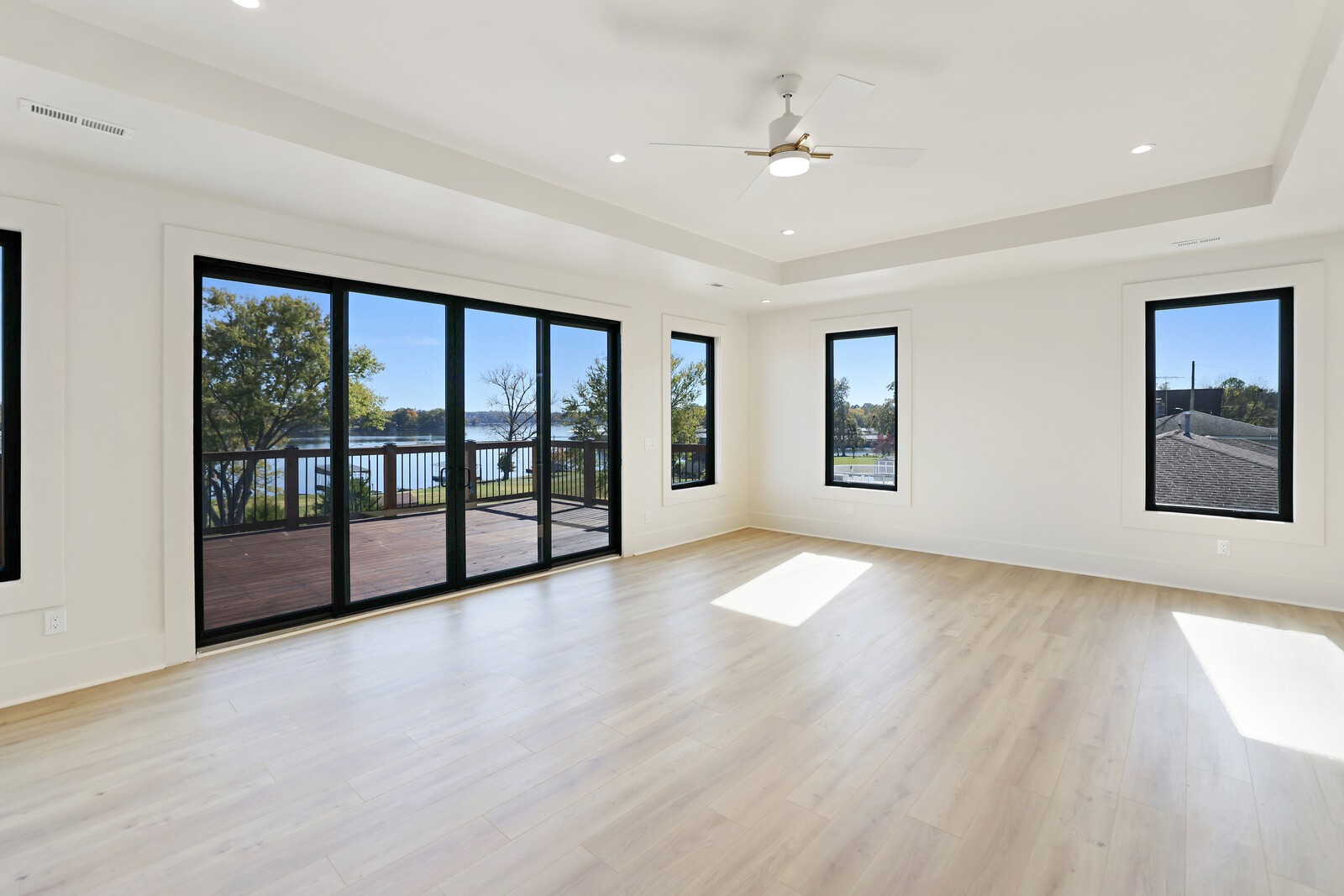 407 Sanders Ferry Rd