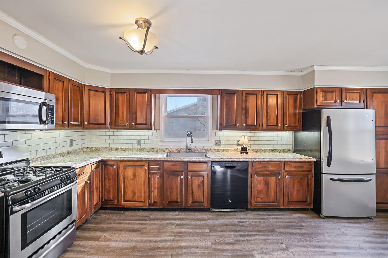 220 Hampton Rd
