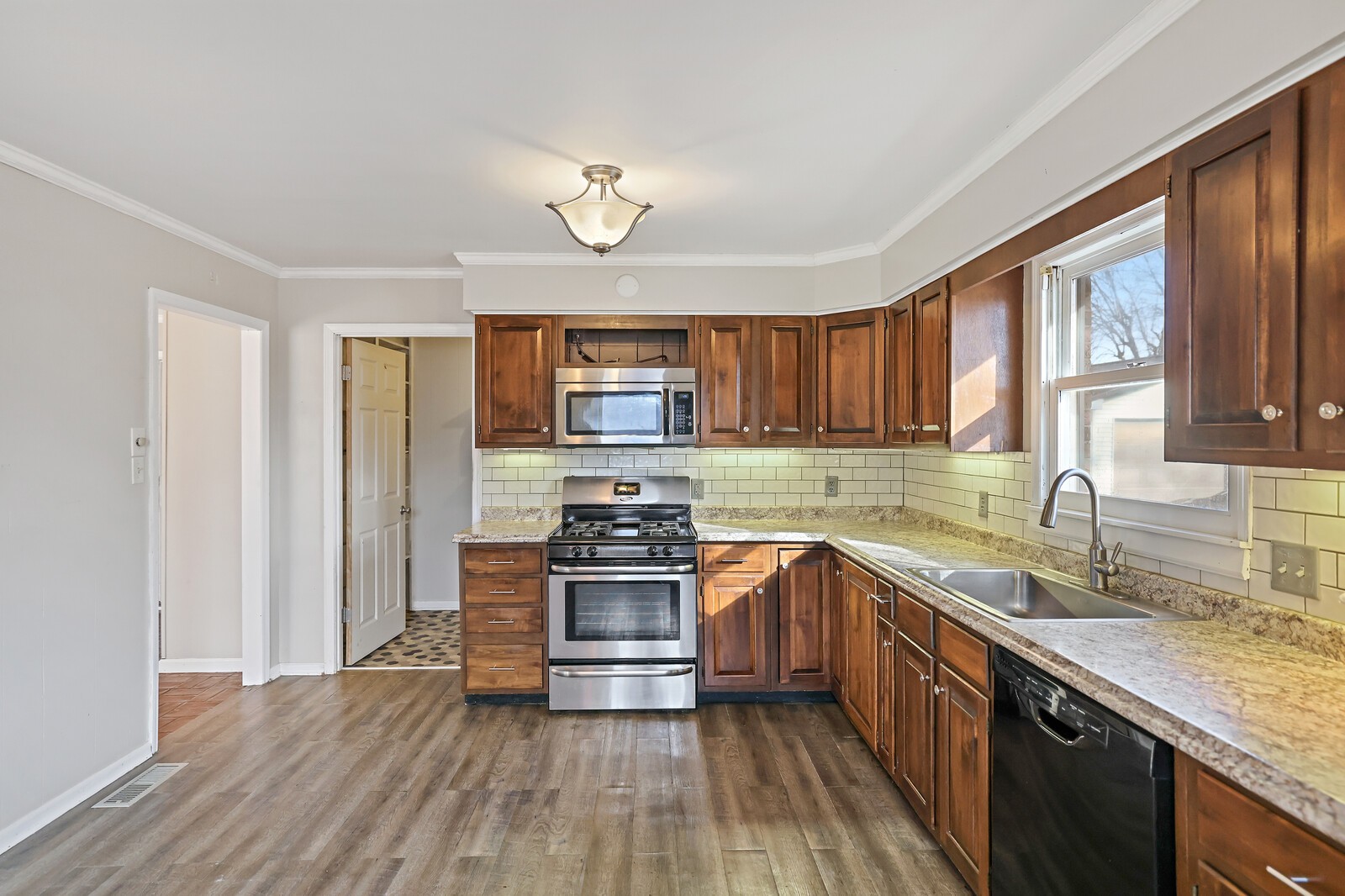220 Hampton Rd