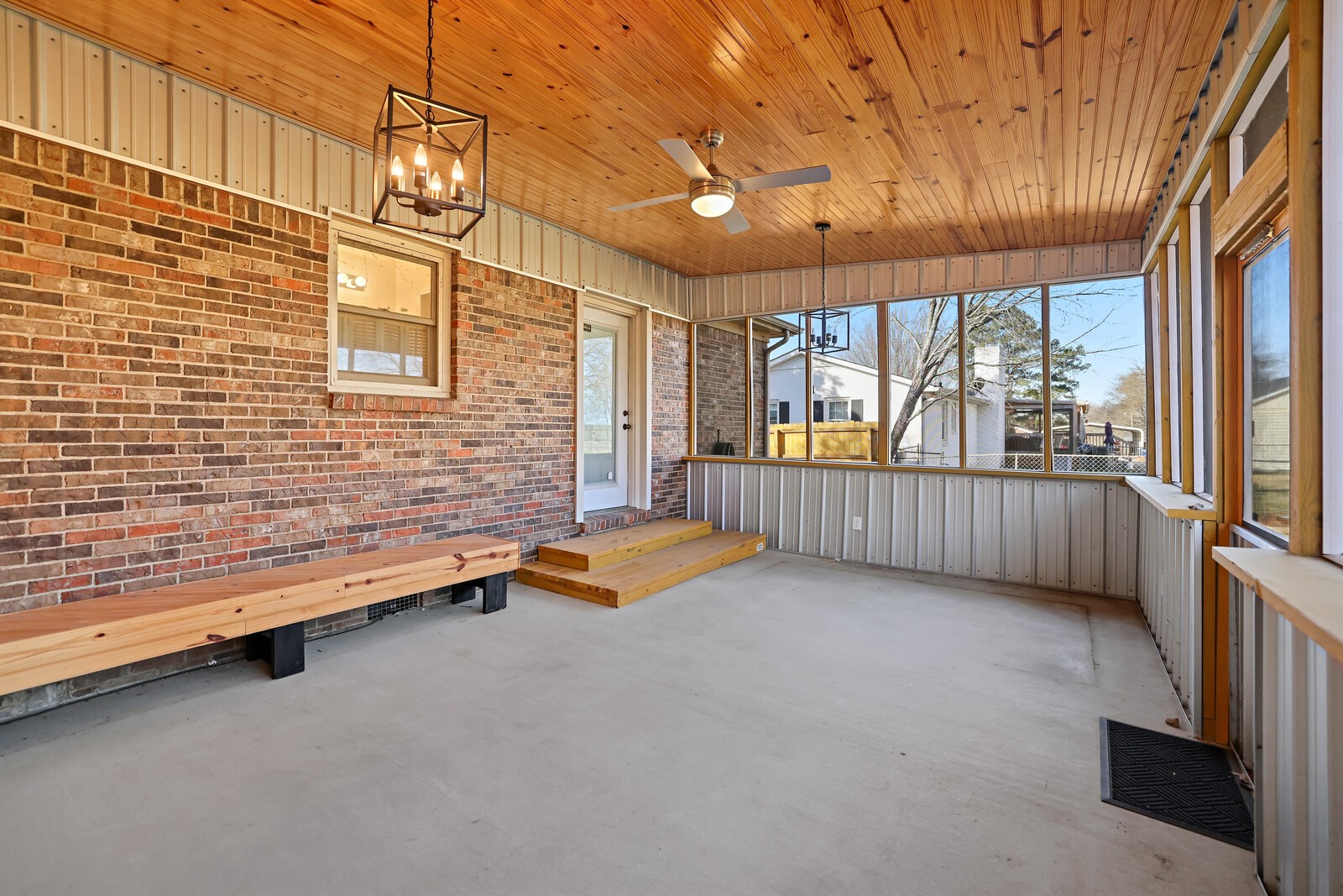 220 Hampton Rd