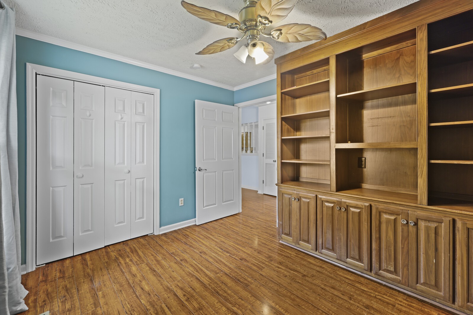 400 Hickory Timber Ct