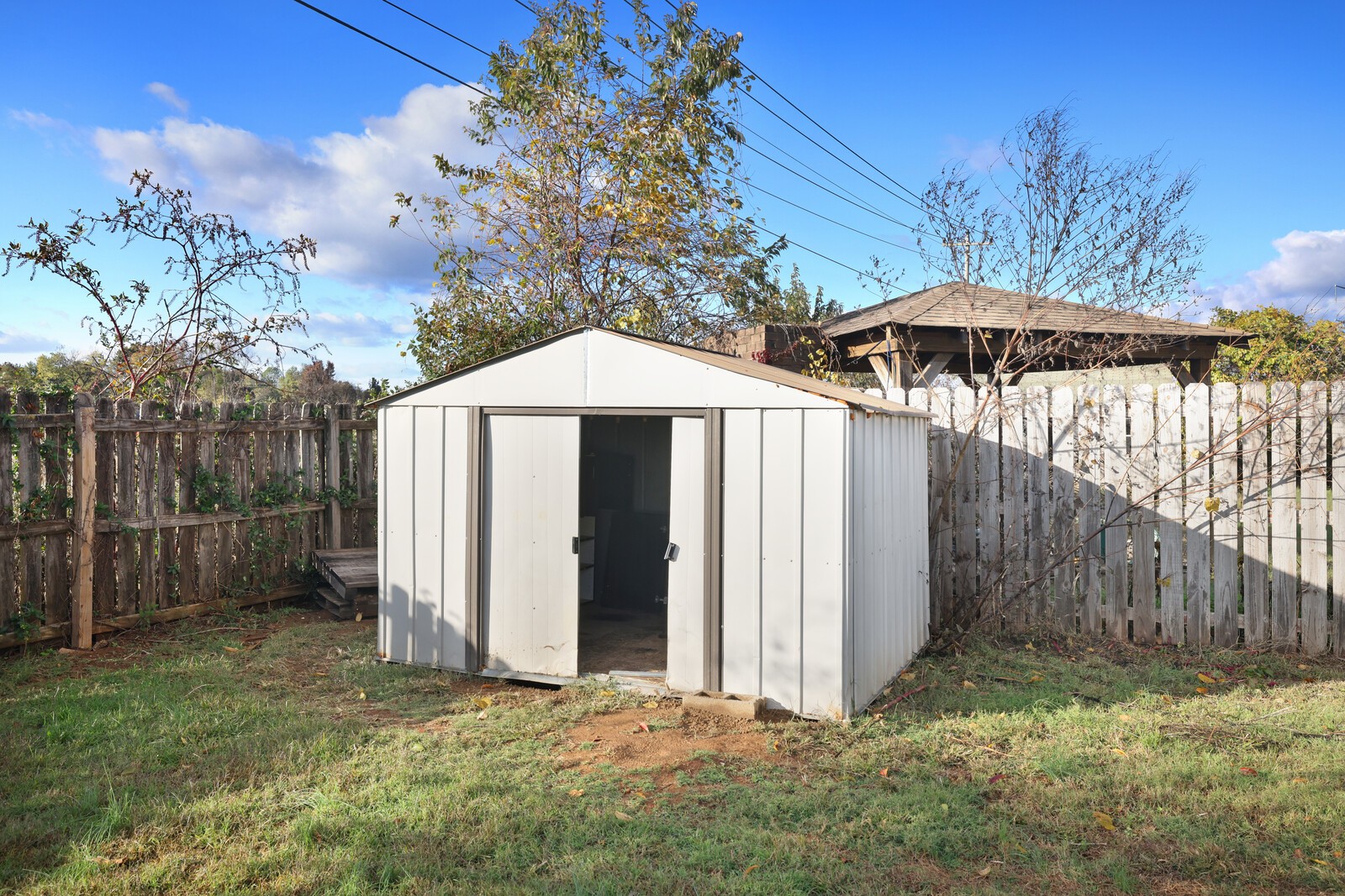1001 Chad St, W