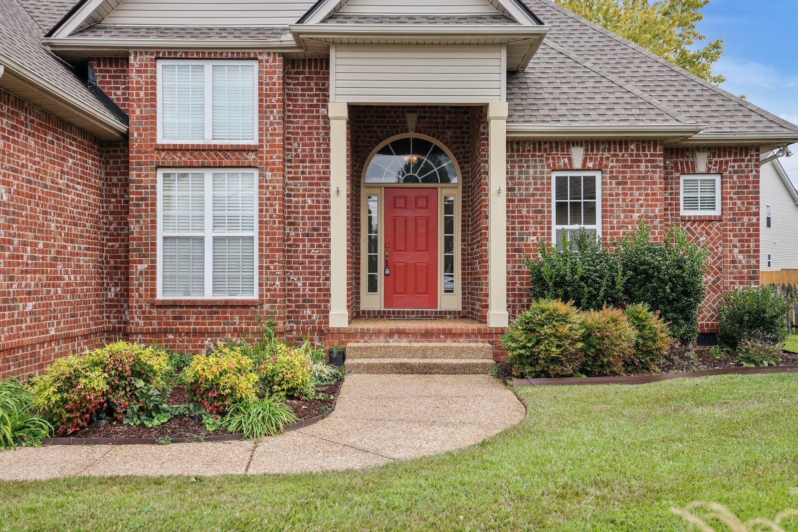 6017 Warner Ct
