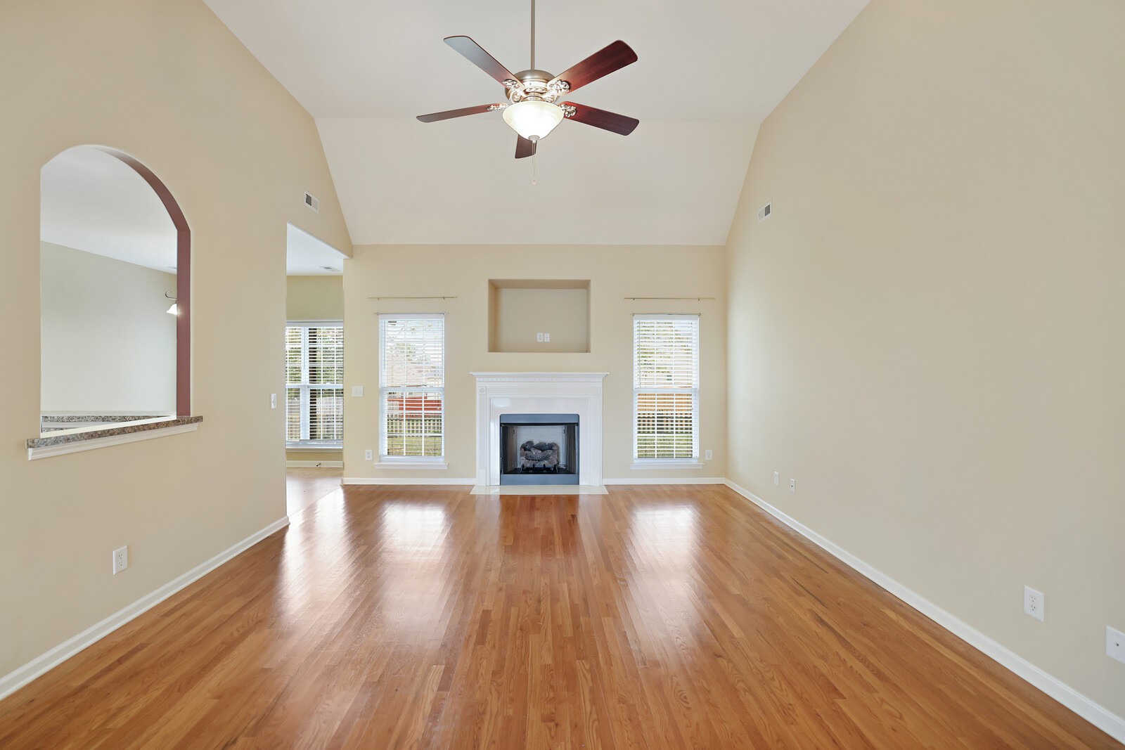 6017 Warner Ct