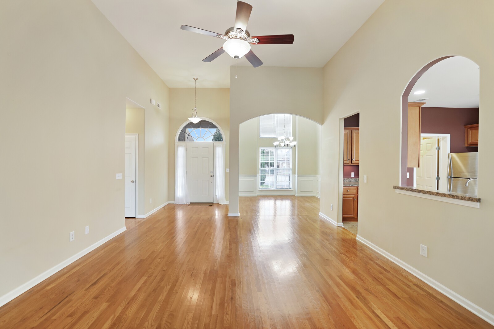 6017 Warner Ct