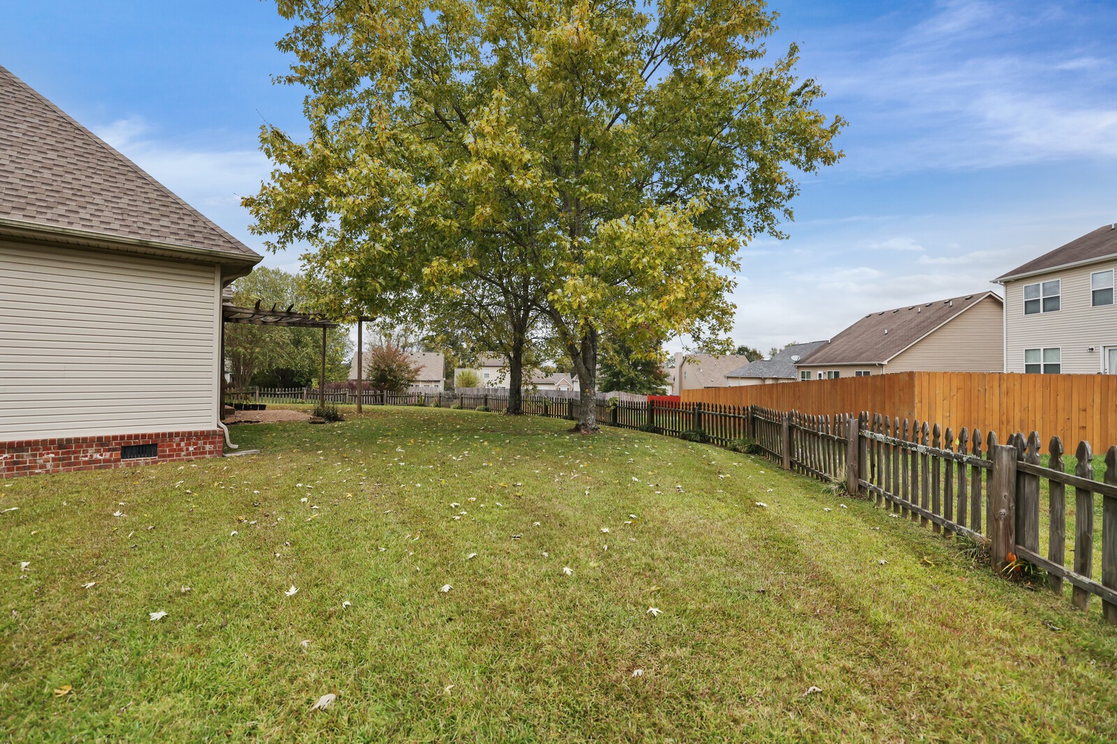 6017 Warner Ct