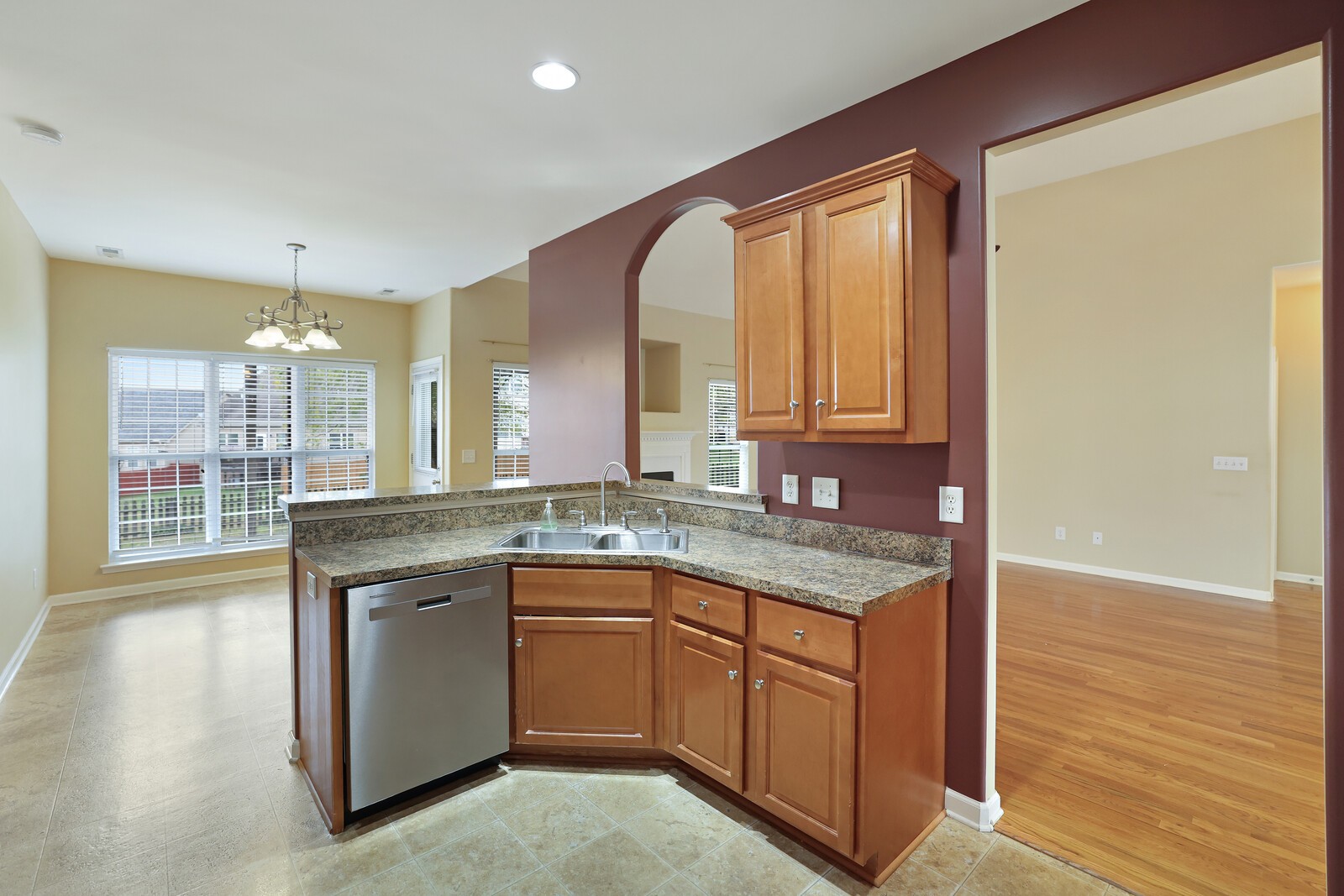 6017 Warner Ct