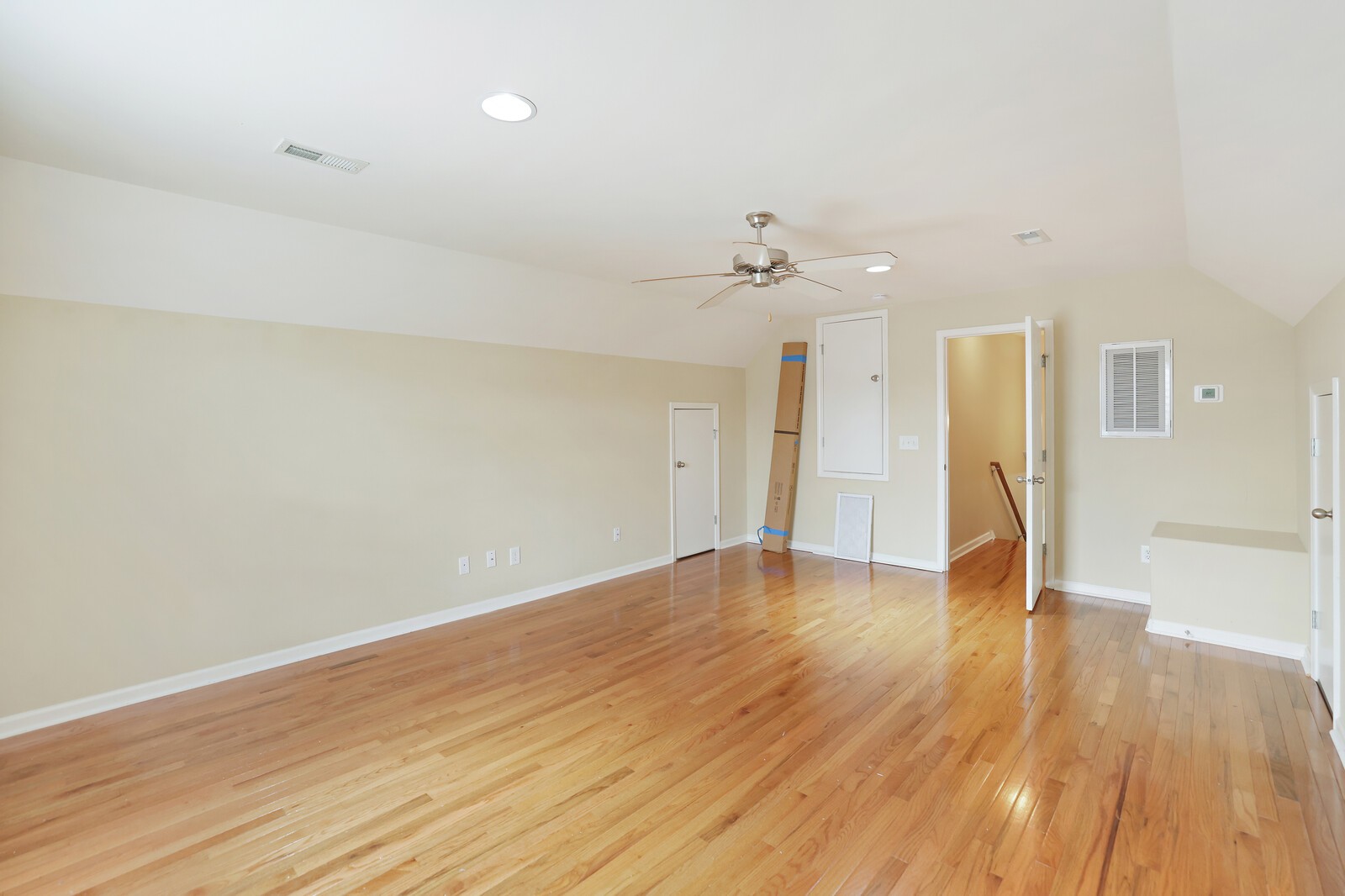 6017 Warner Ct