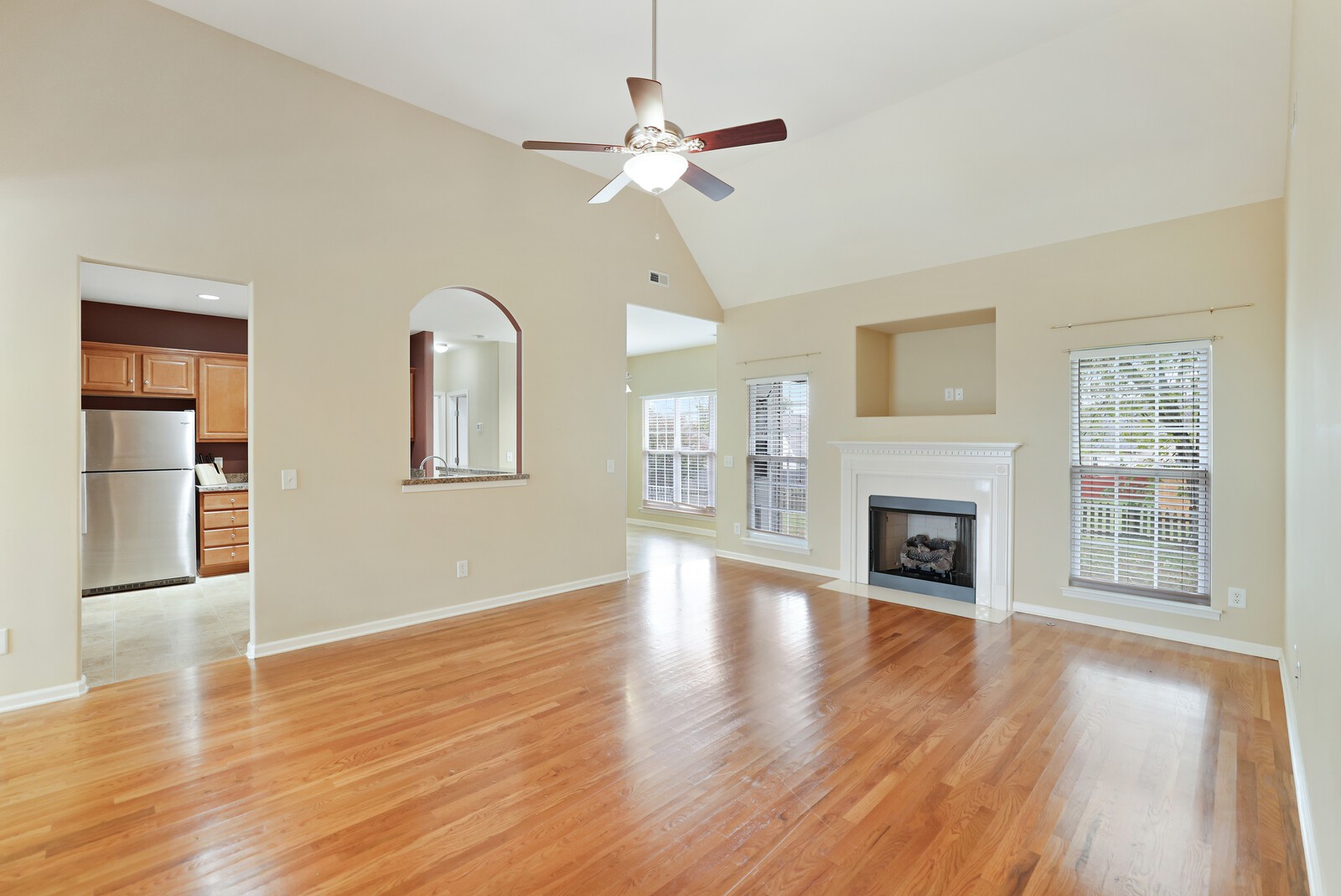 6017 Warner Ct