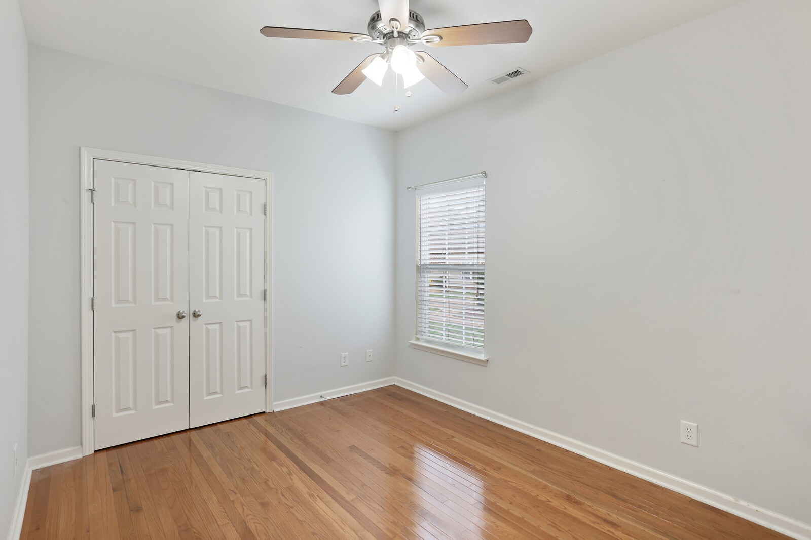6017 Warner Ct
