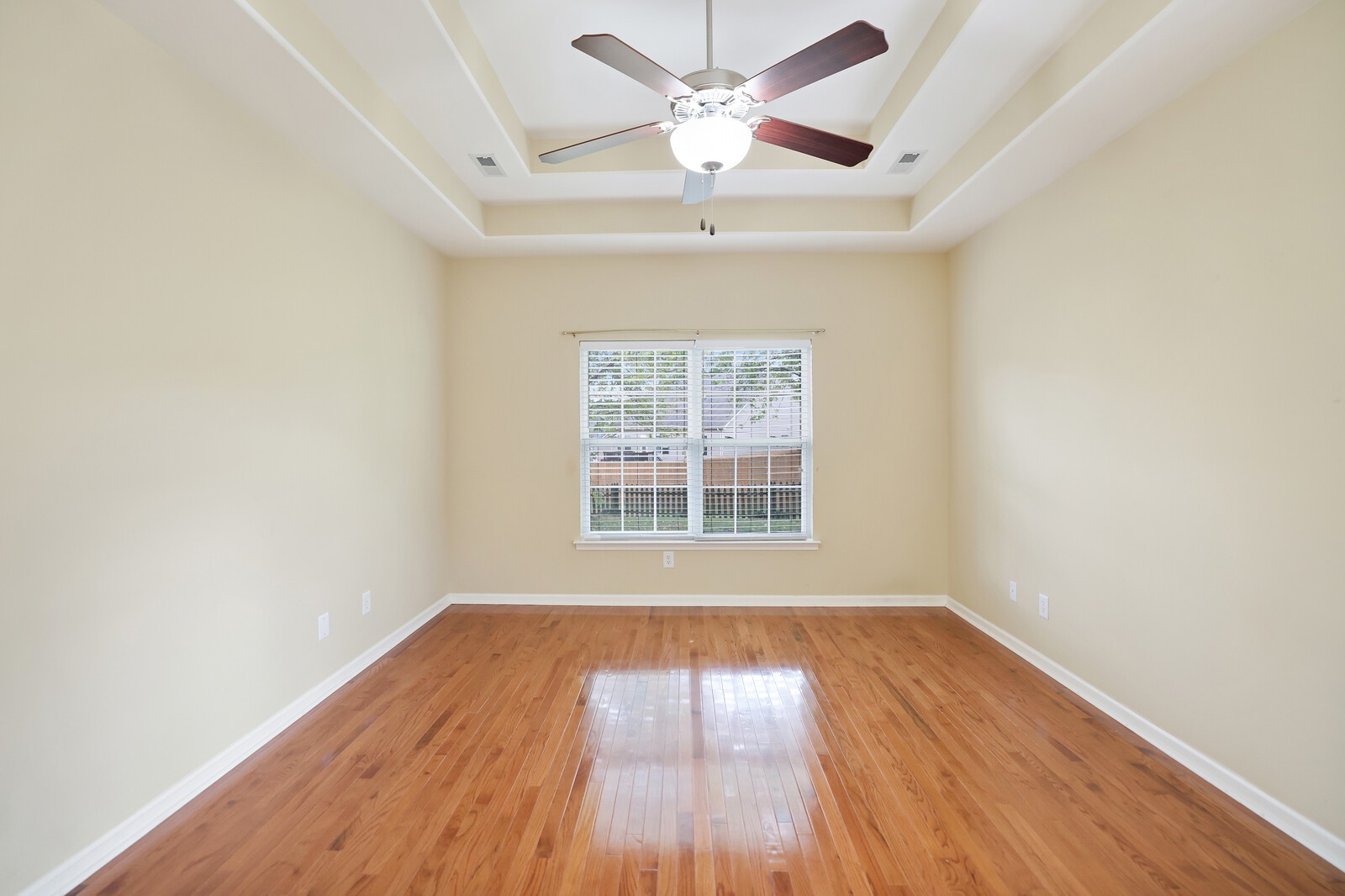 6017 Warner Ct