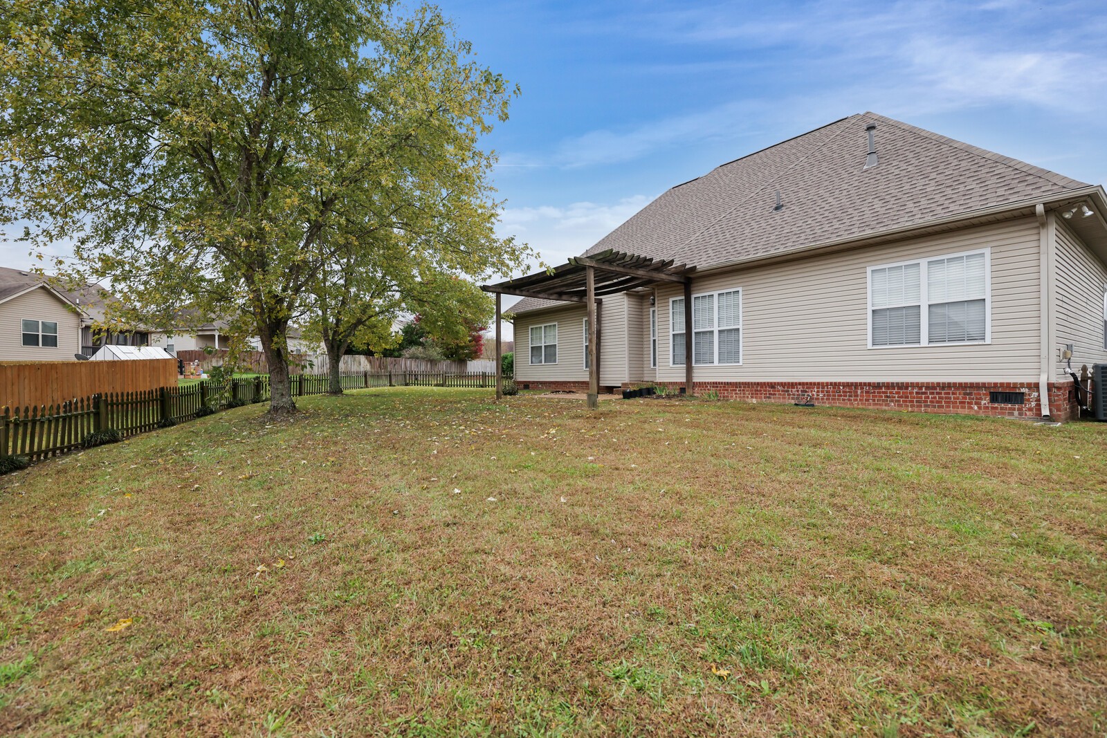 6017 Warner Ct