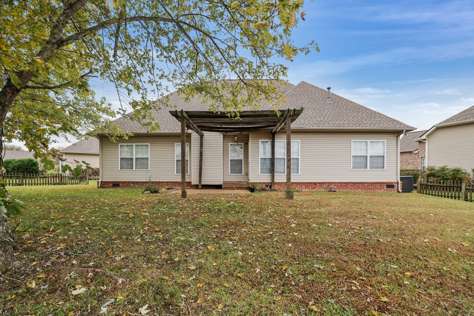 6017 Warner Ct