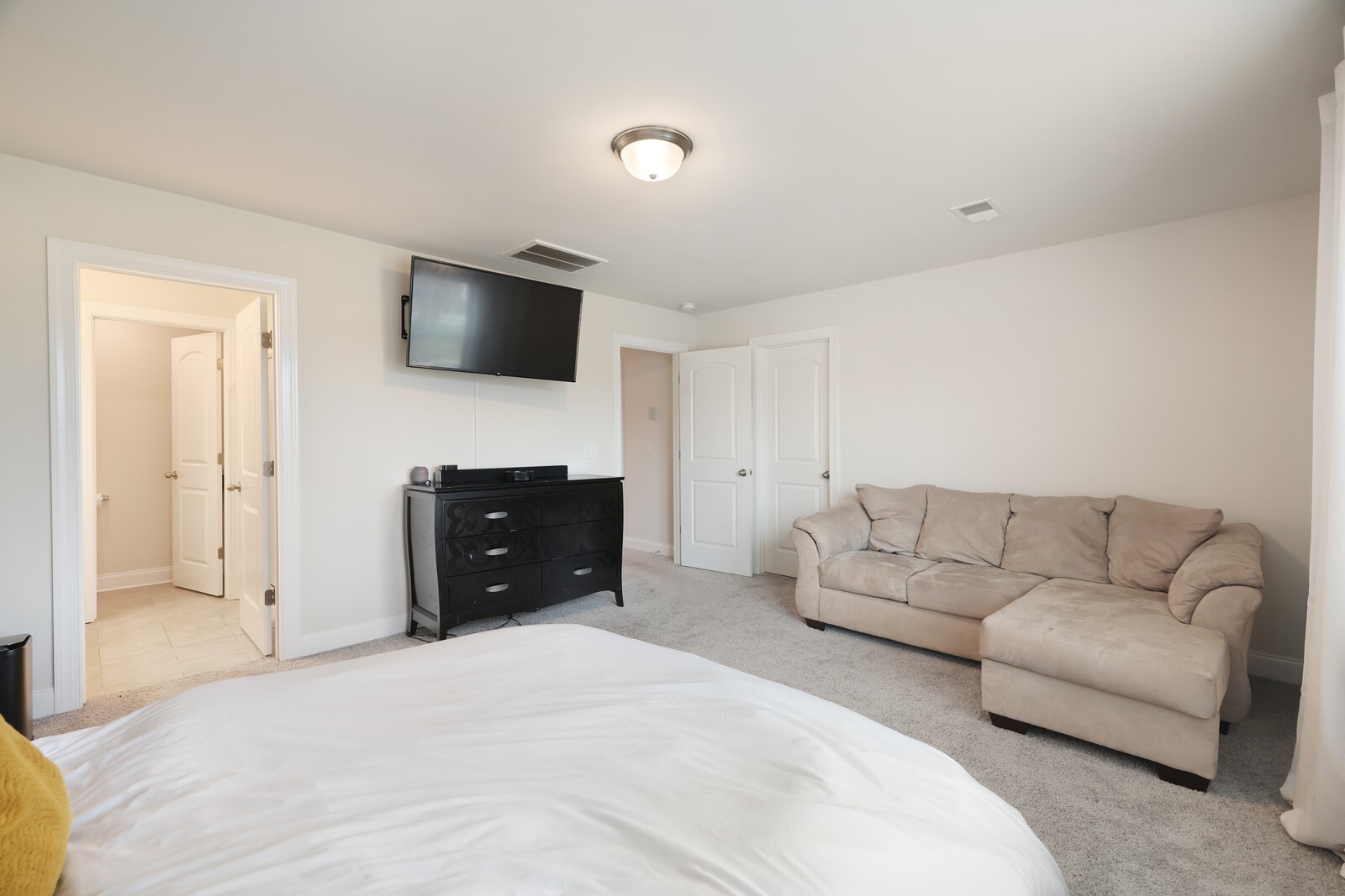 1105 Fairmont Ln