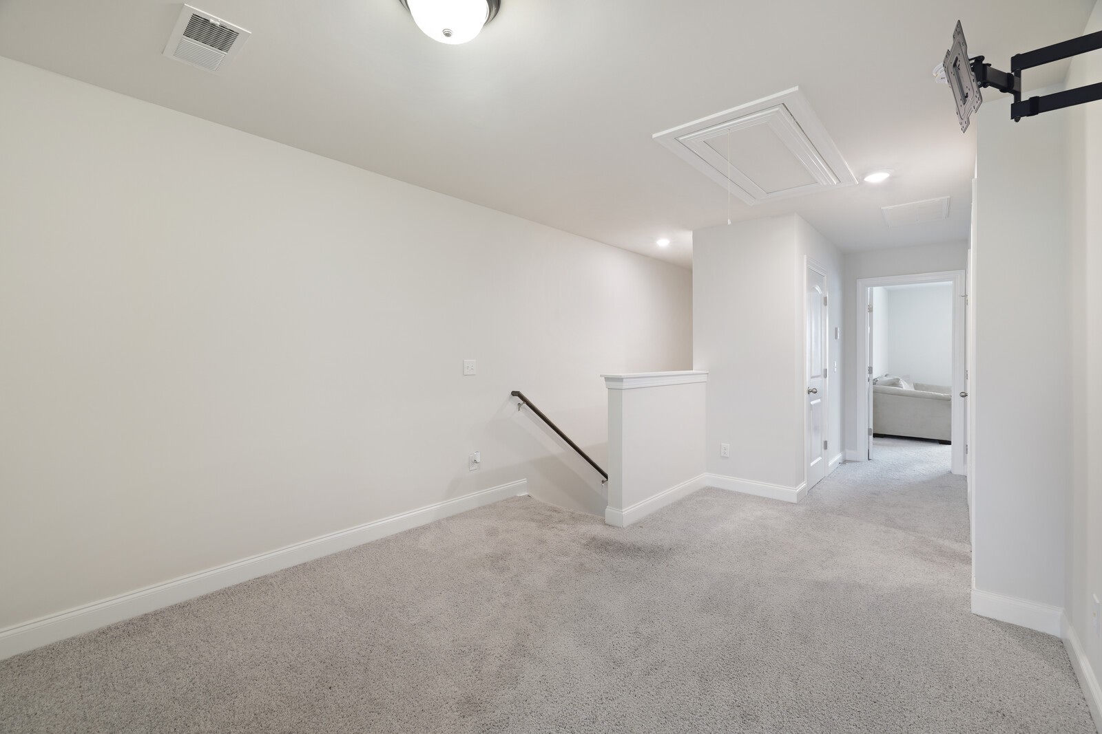 1105 Fairmont Ln