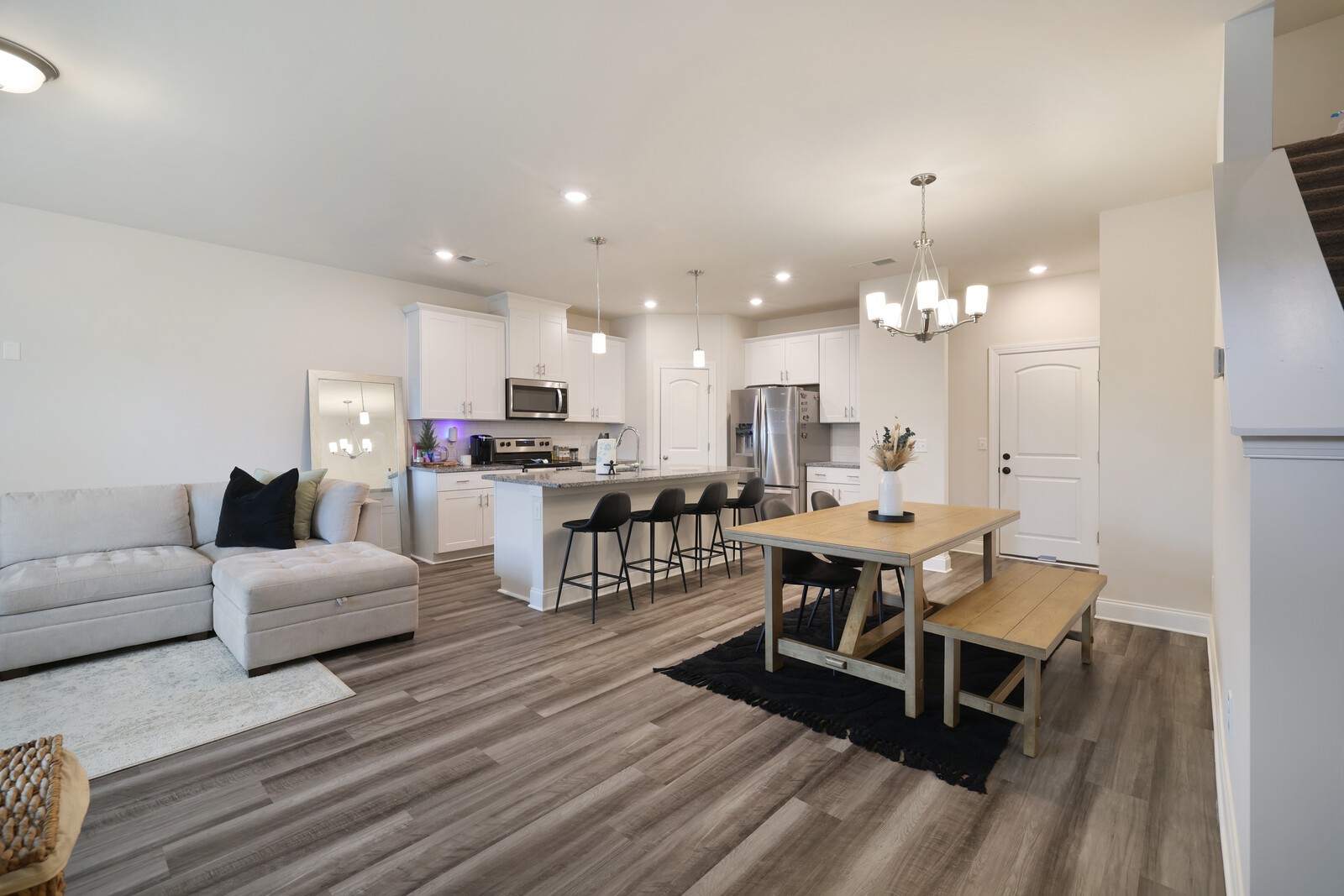 1105 Fairmont Ln