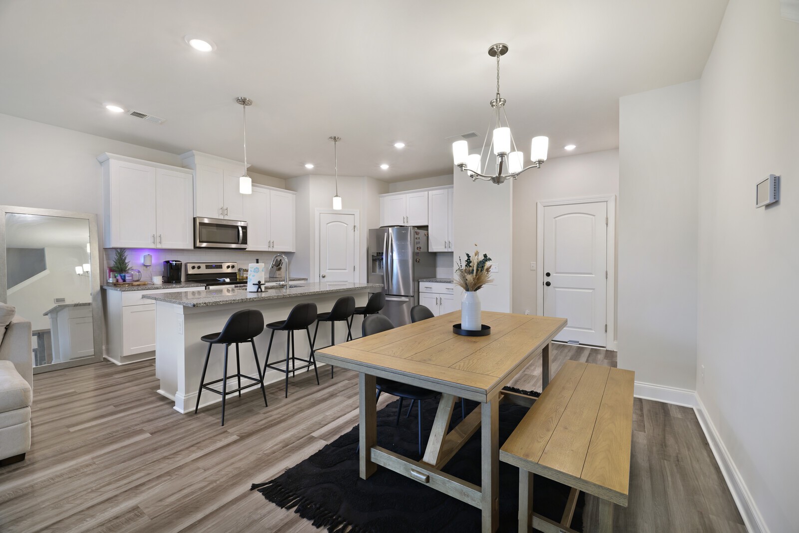 1105 Fairmont Ln