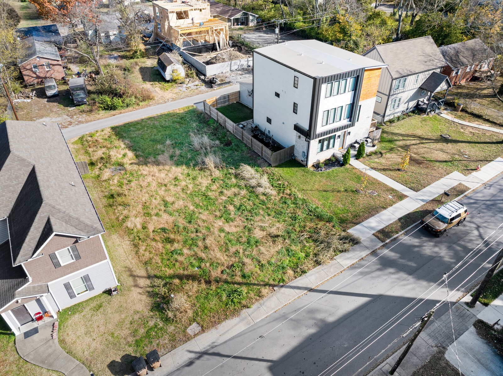 714 Lena St
