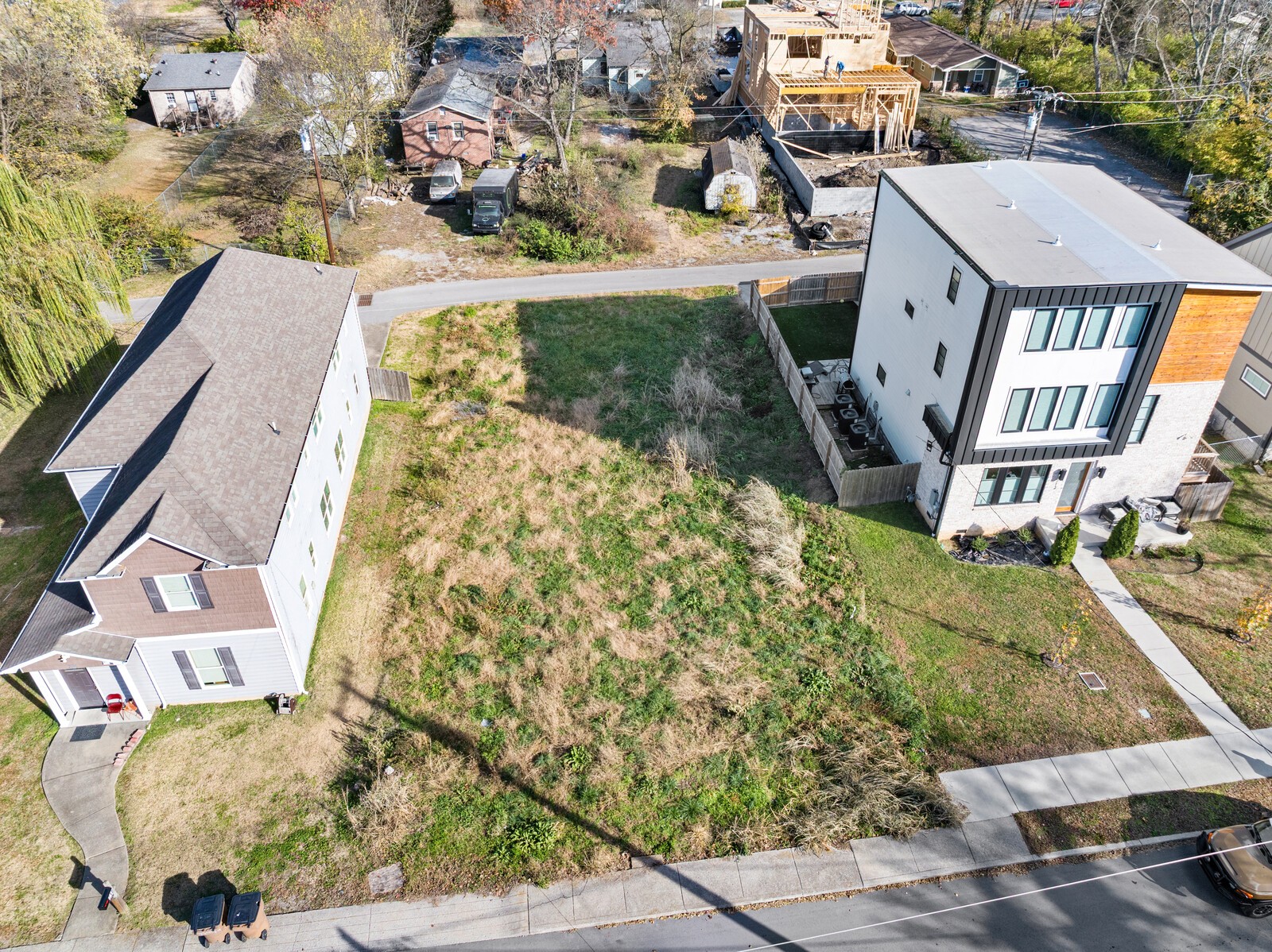714 Lena St