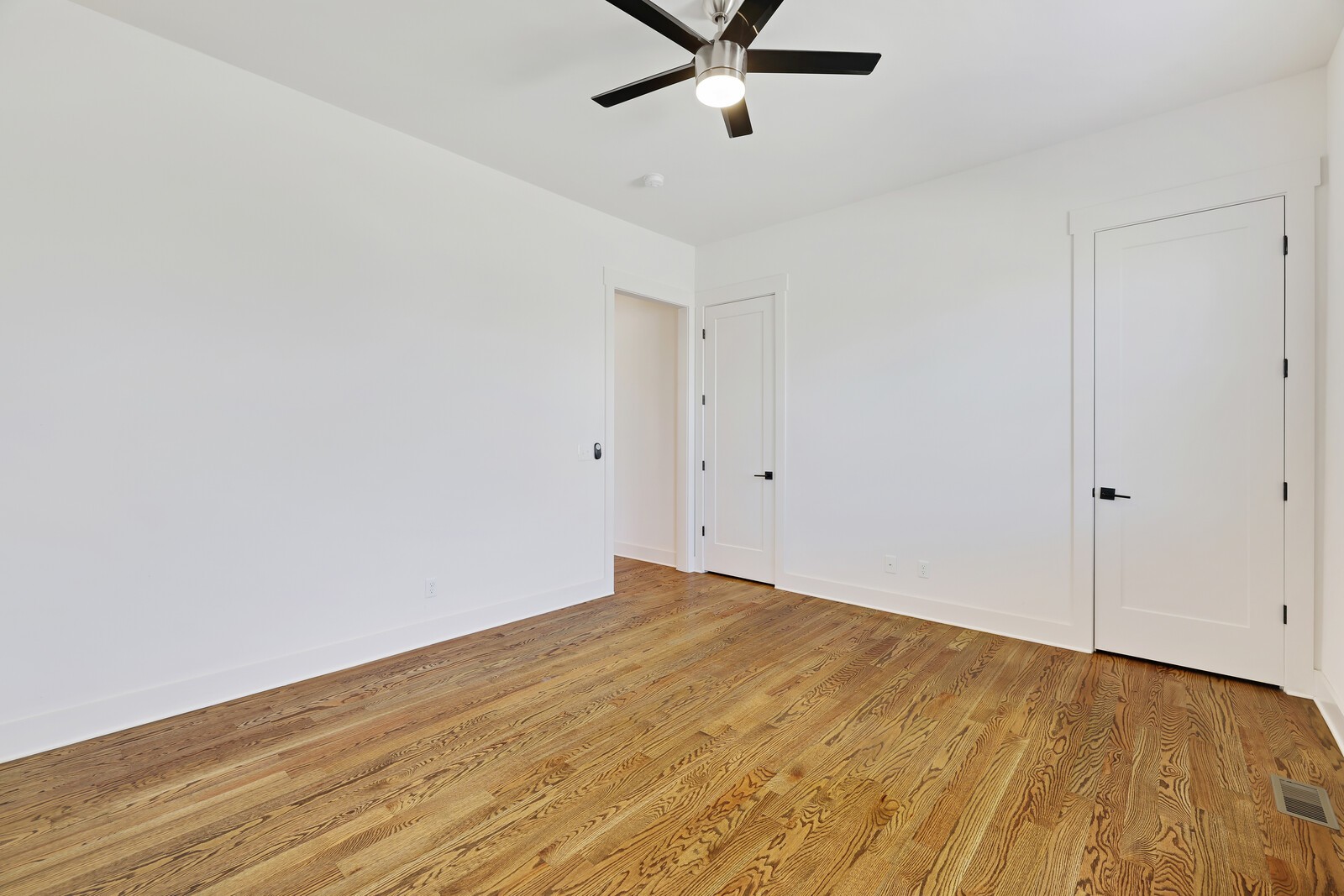 1702 Knowles St