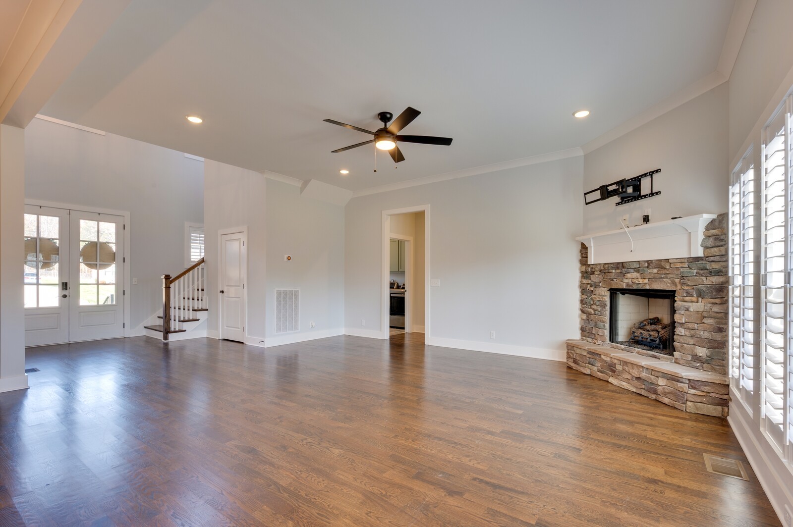 7819 Santos Dr