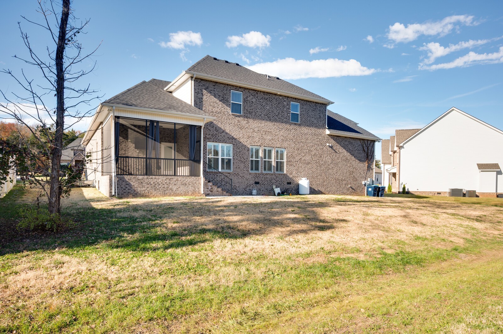 7819 Santos Dr