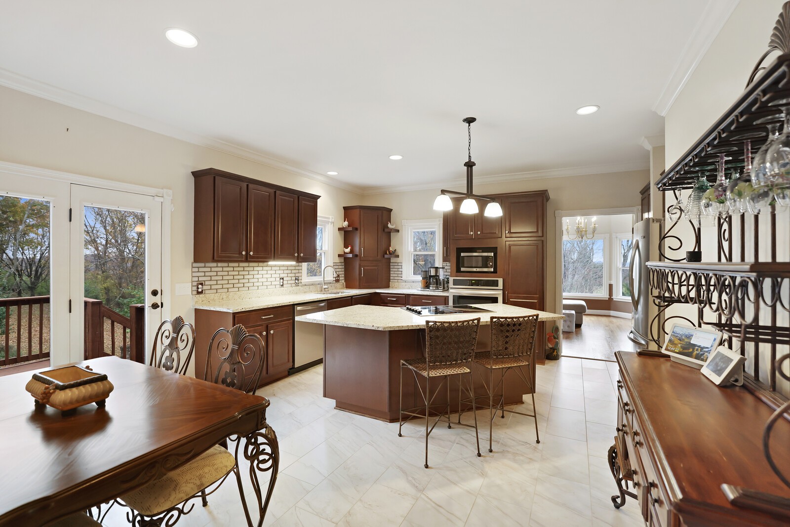 1202 Mount Vernon Ln