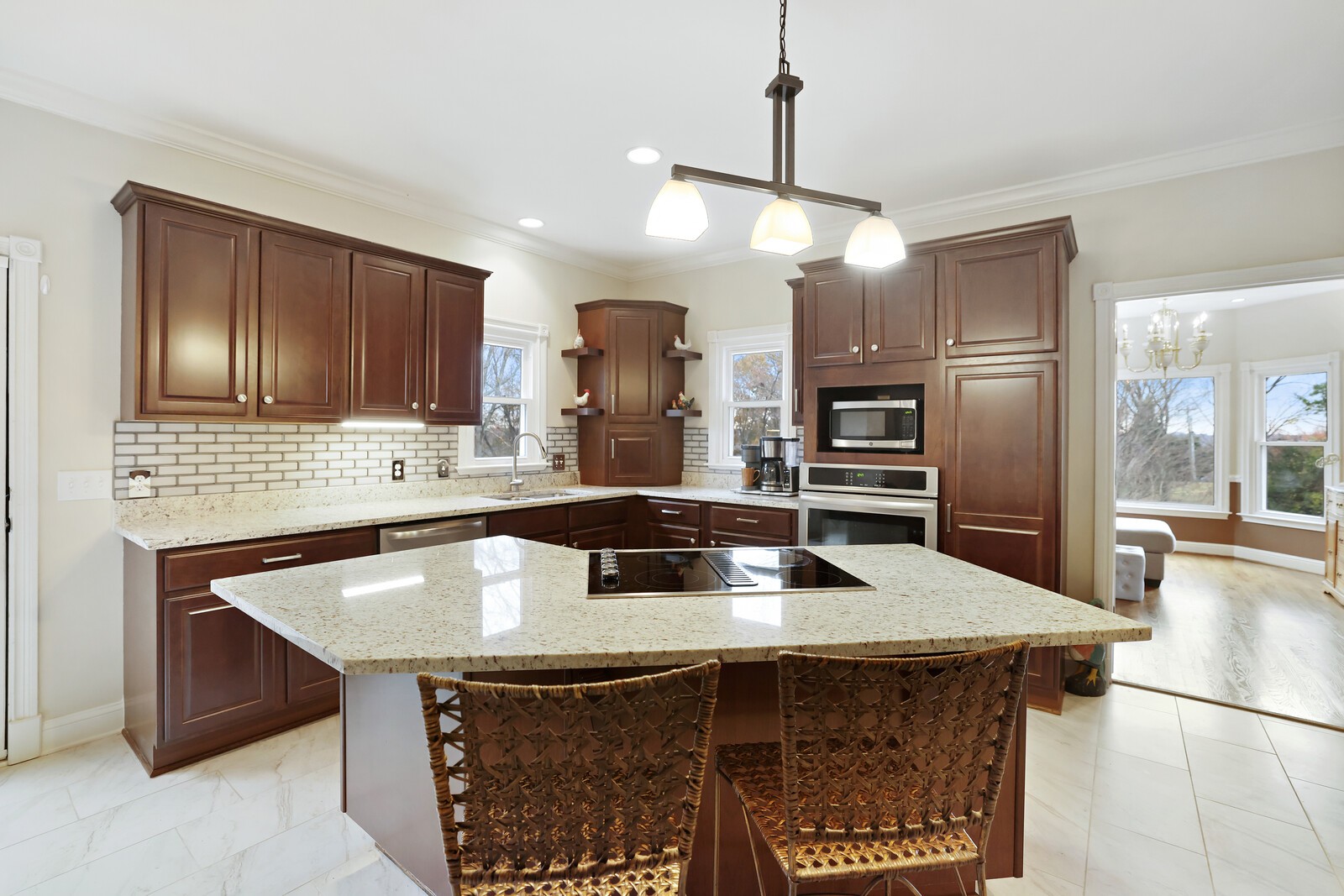 1202 Mount Vernon Ln