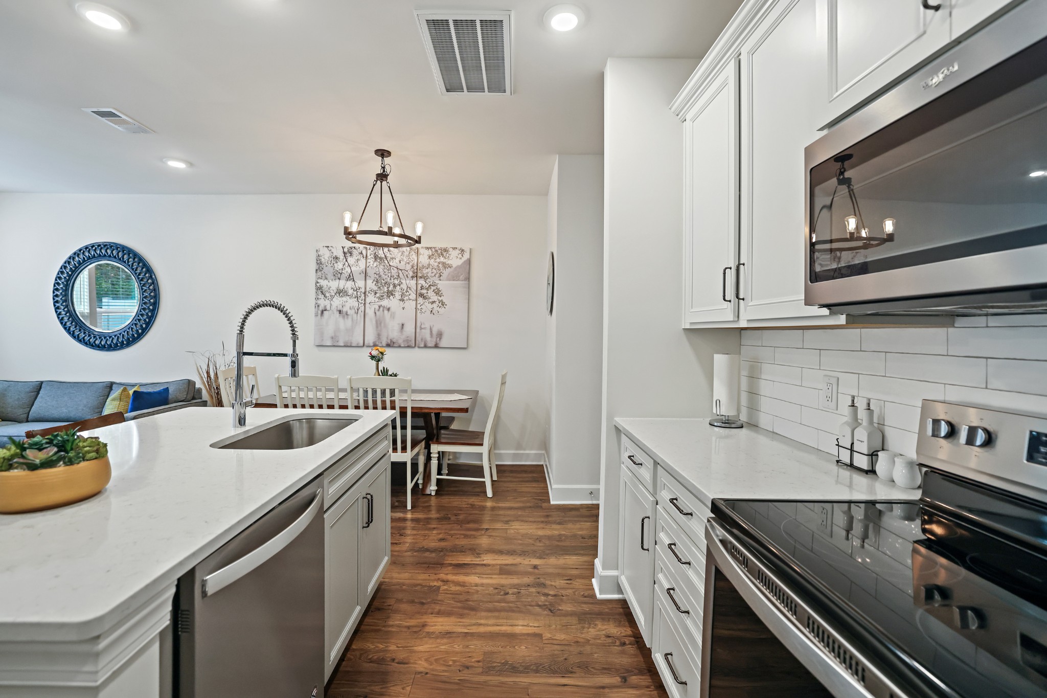 2741 Gossett Trl