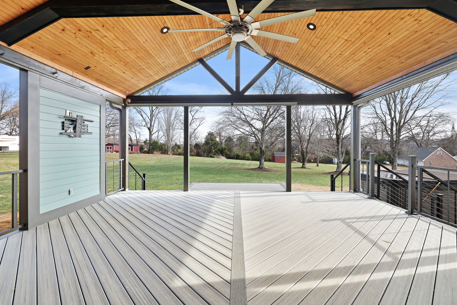 55 Colonial Dr