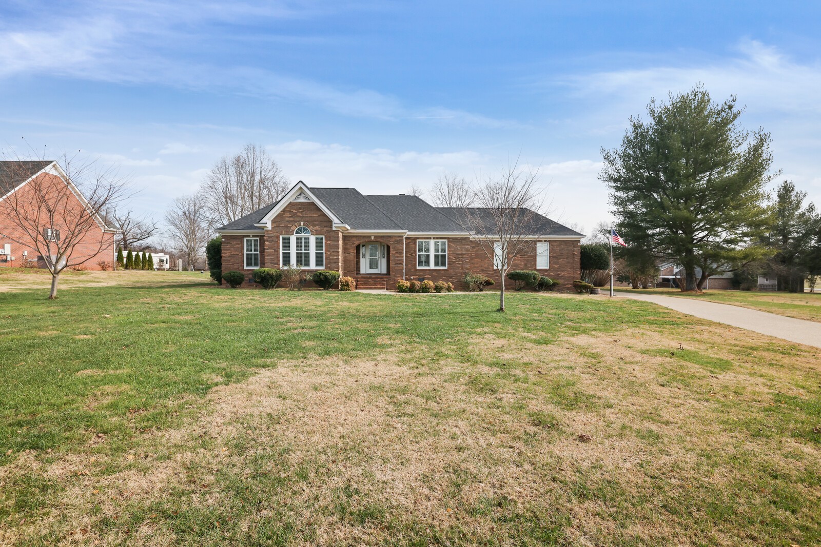 55 Colonial Dr