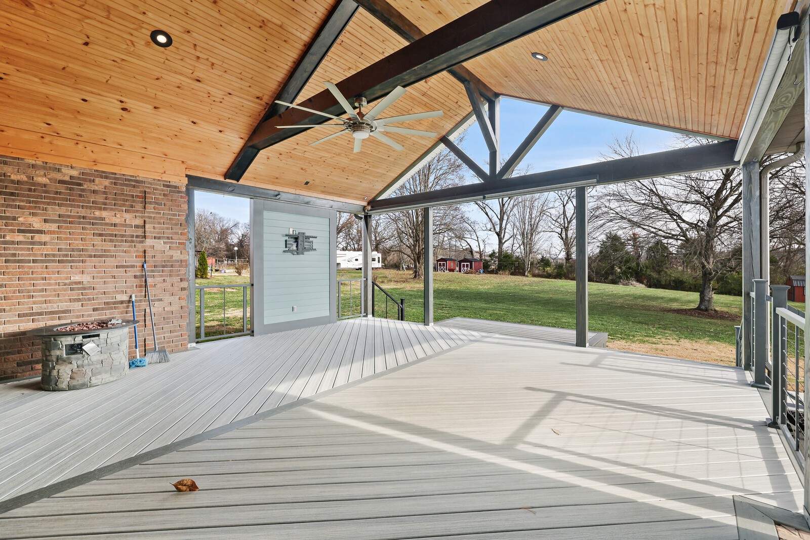 55 Colonial Dr