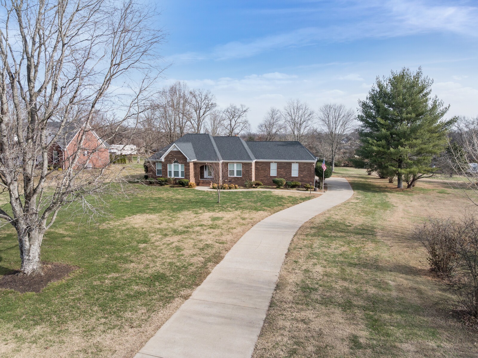 55 Colonial Dr