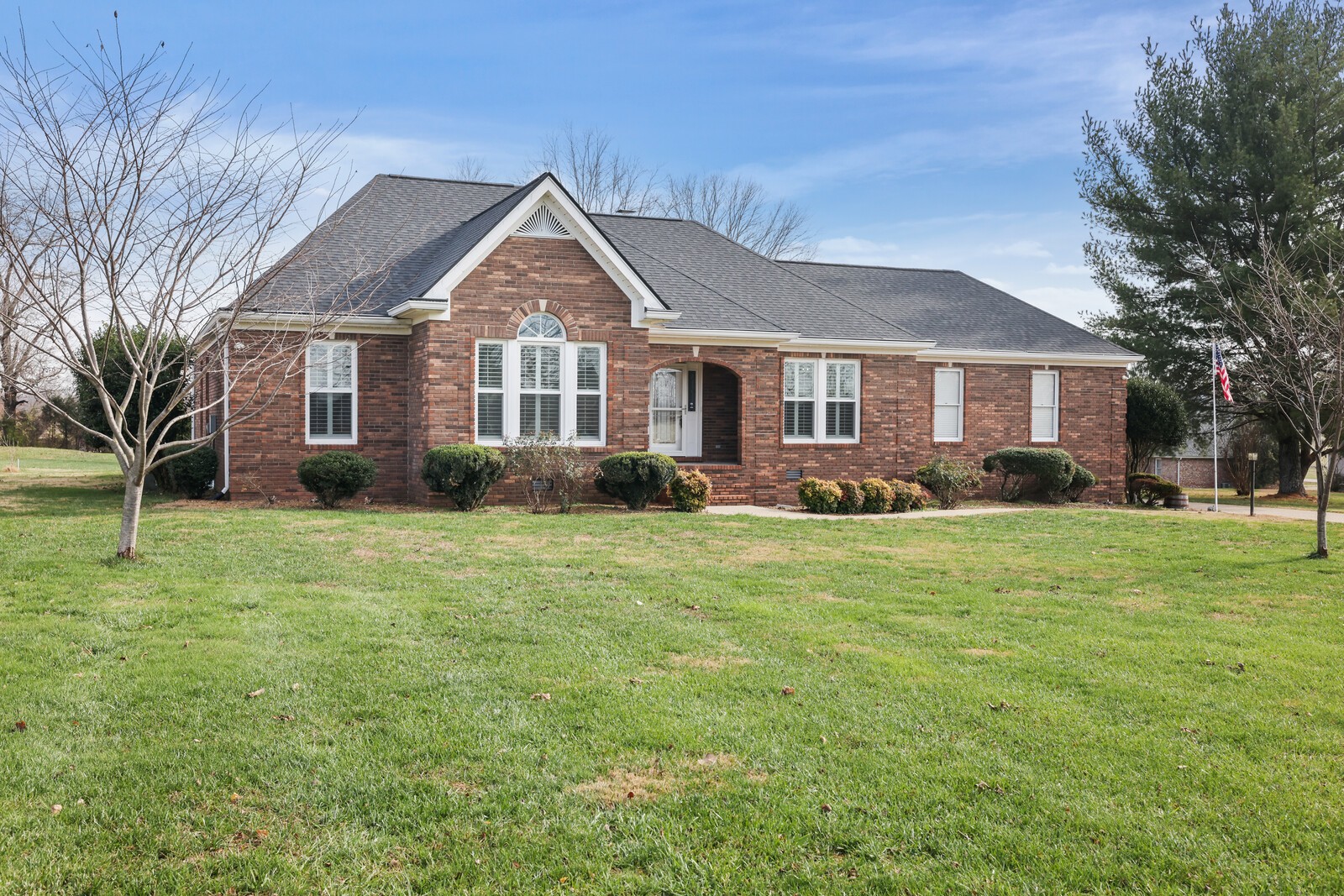 55 Colonial Dr