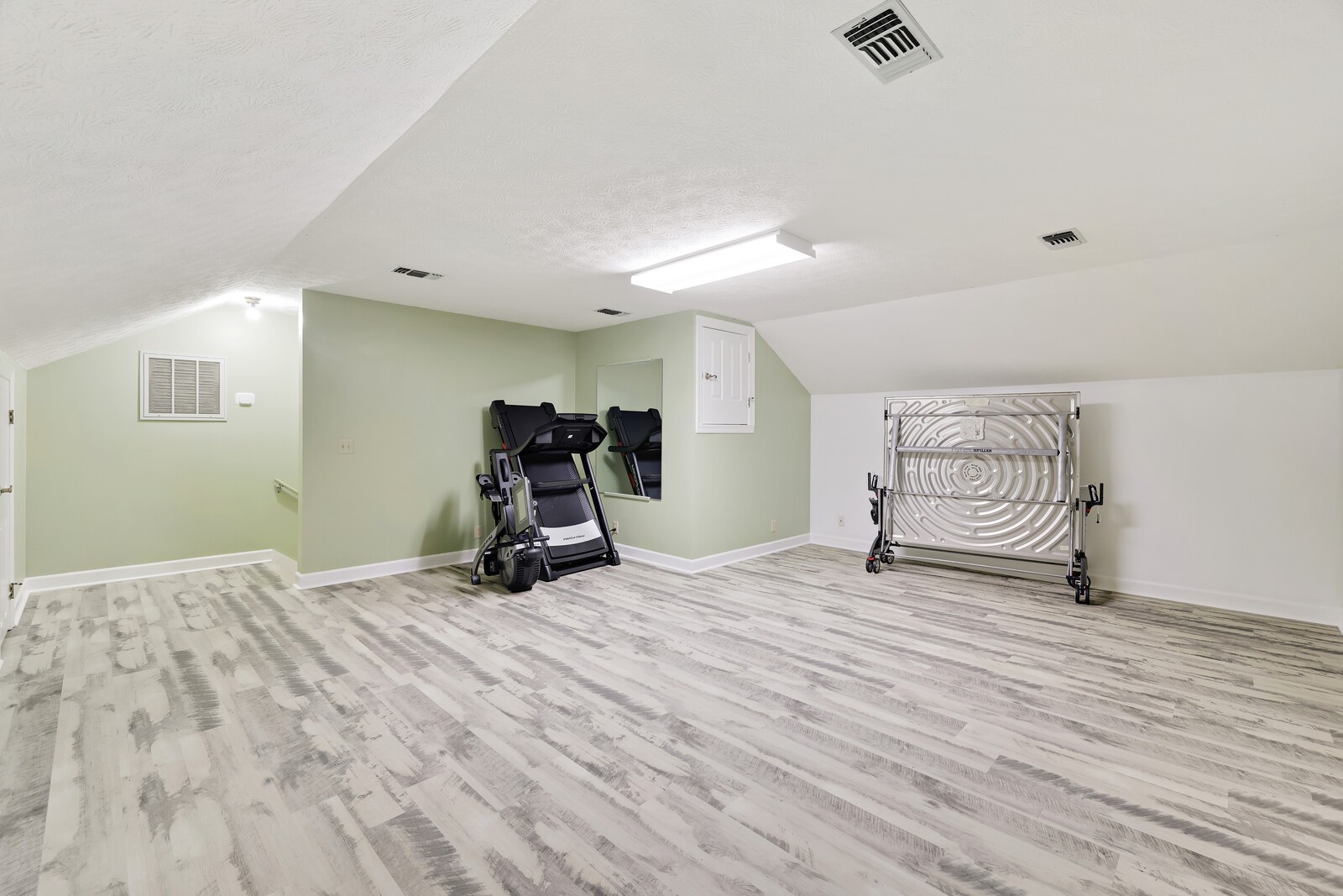 55 Colonial Dr