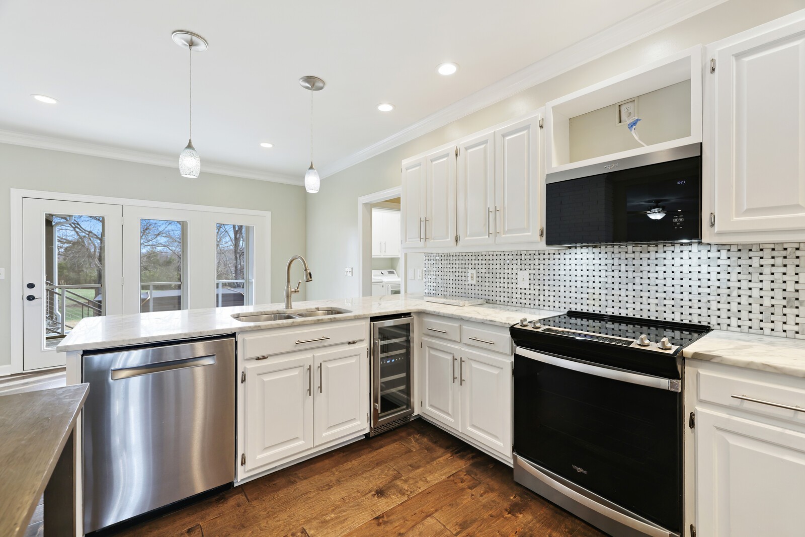 55 Colonial Dr