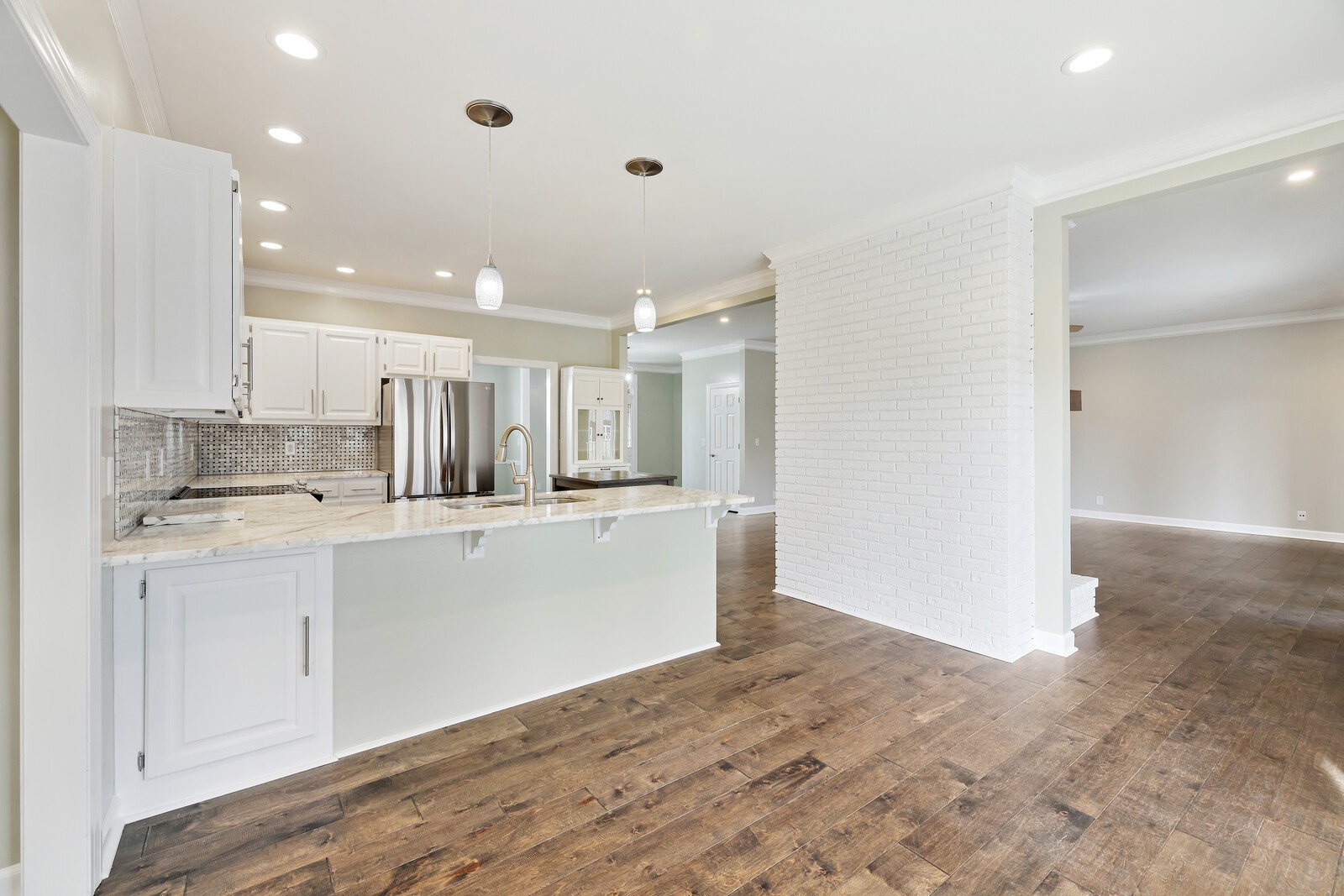 55 Colonial Dr