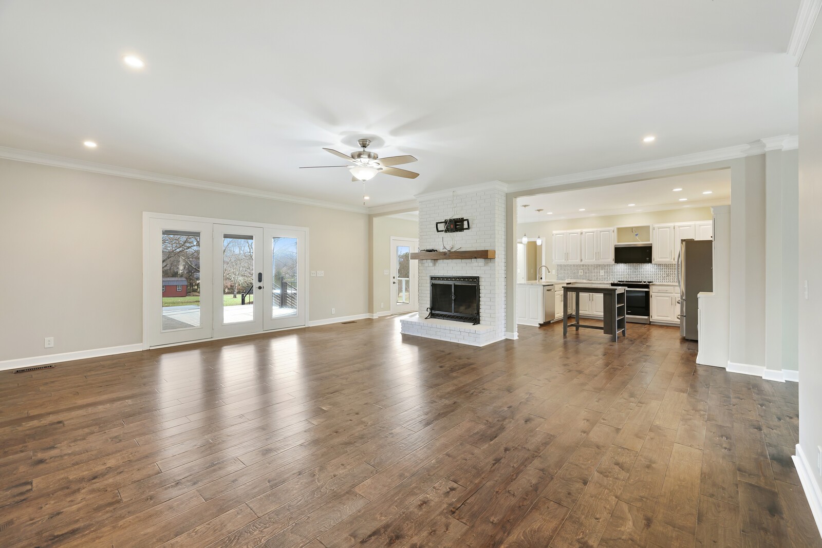 55 Colonial Dr