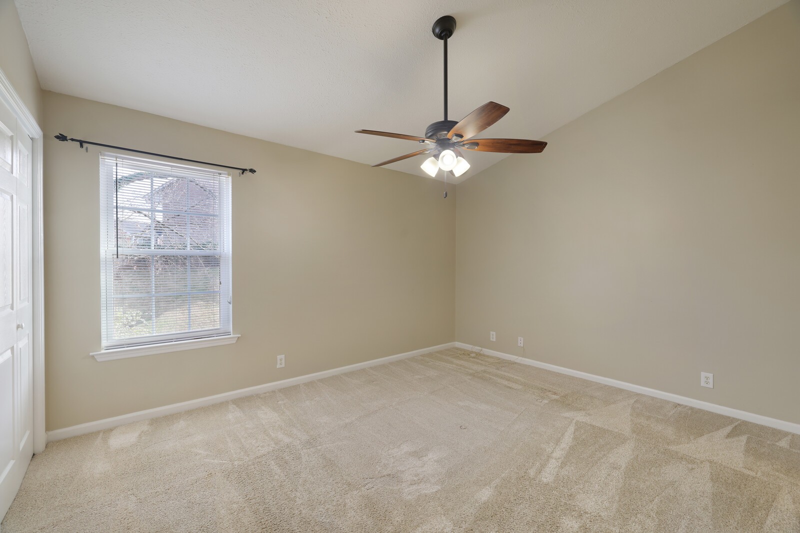 133 Lakebrink Dr